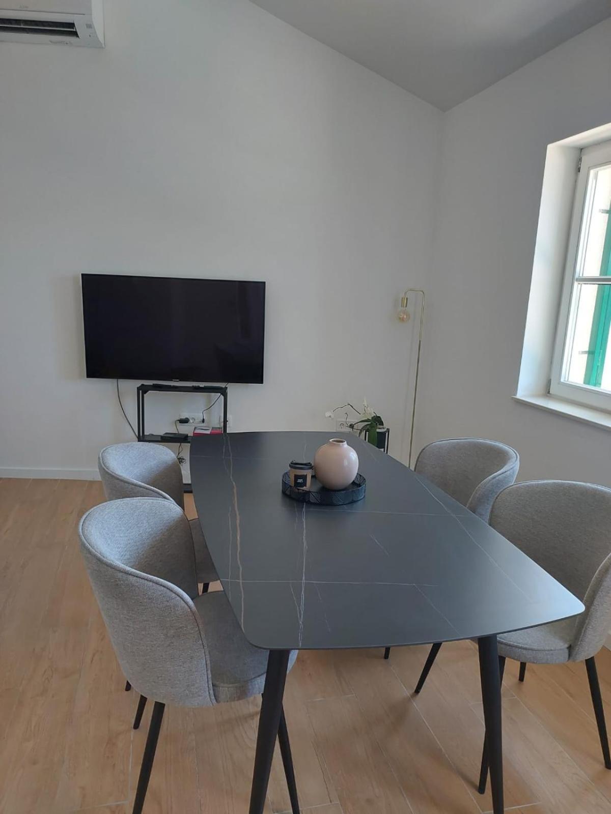 Sustina Lägenhet Tribalj Exteriör bild